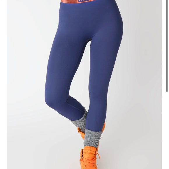 Adam Selman Sport Bonded Active V-Neck Bra + Bonded Active Legging Set - Picture 6 of 11